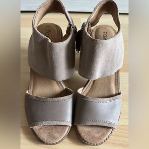 Women's Tom's Desert Taupe Suede Majorca Sandals - Size 8